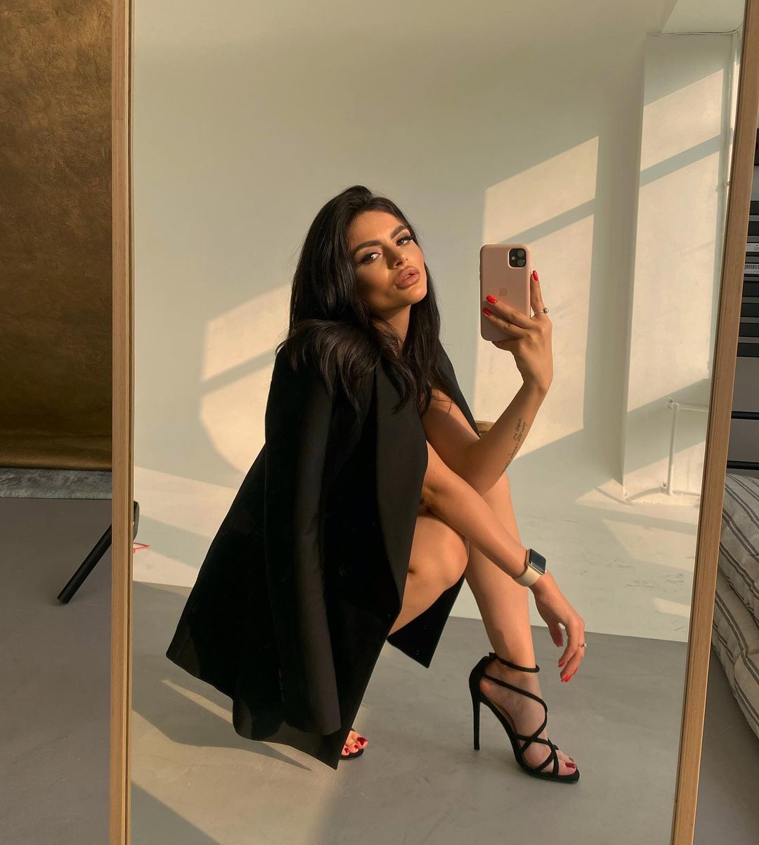 Катерина, 22 лет - VIP эскортница в Москве. Рост 165, вес 50, грудь 3, цена от ₽15800.